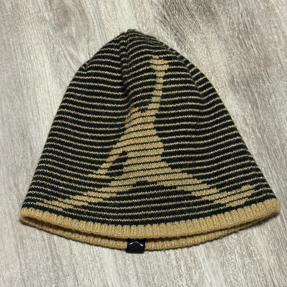 Jordan Beanie Hat Knit Striped Jumpman Logo Kids Winter Warm - Picture 1 of 4